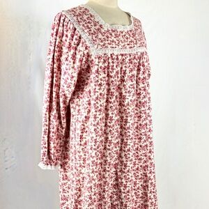 Comfort Corner Flannel Nightgown M/L GrannyCore Red Cabbage Roses Excellent Gift